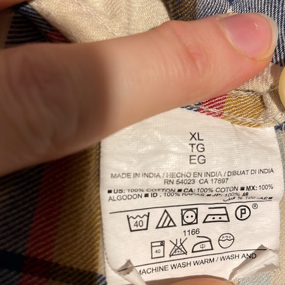 Old Navy Slim Fit Flannel Button-down - Picture 5 of 5